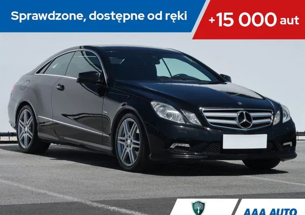 mercedes benz Mercedes-Benz Klasa E cena 53000 przebieg: 229903, rok produkcji 2011 z Poddębice